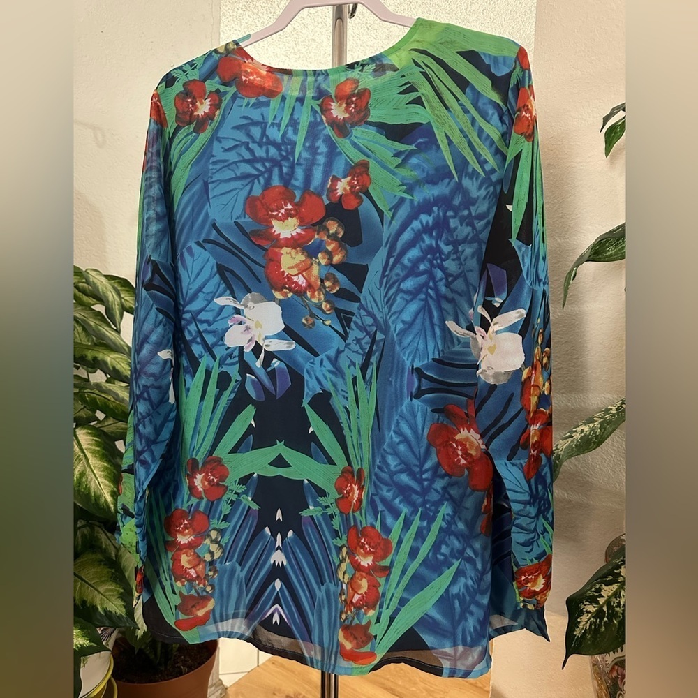 Hannah blue floral blouse size 3X - Picture 4 of 11